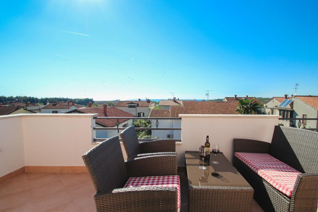Apartments Miani Novigrad Istria Exterior foto